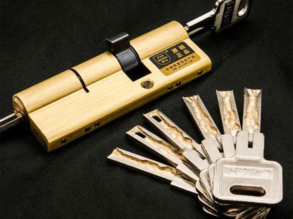 个旧24小时上门开锁公司